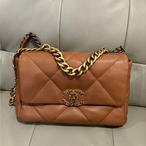 Chanel 19 Caramel lambskin in small size